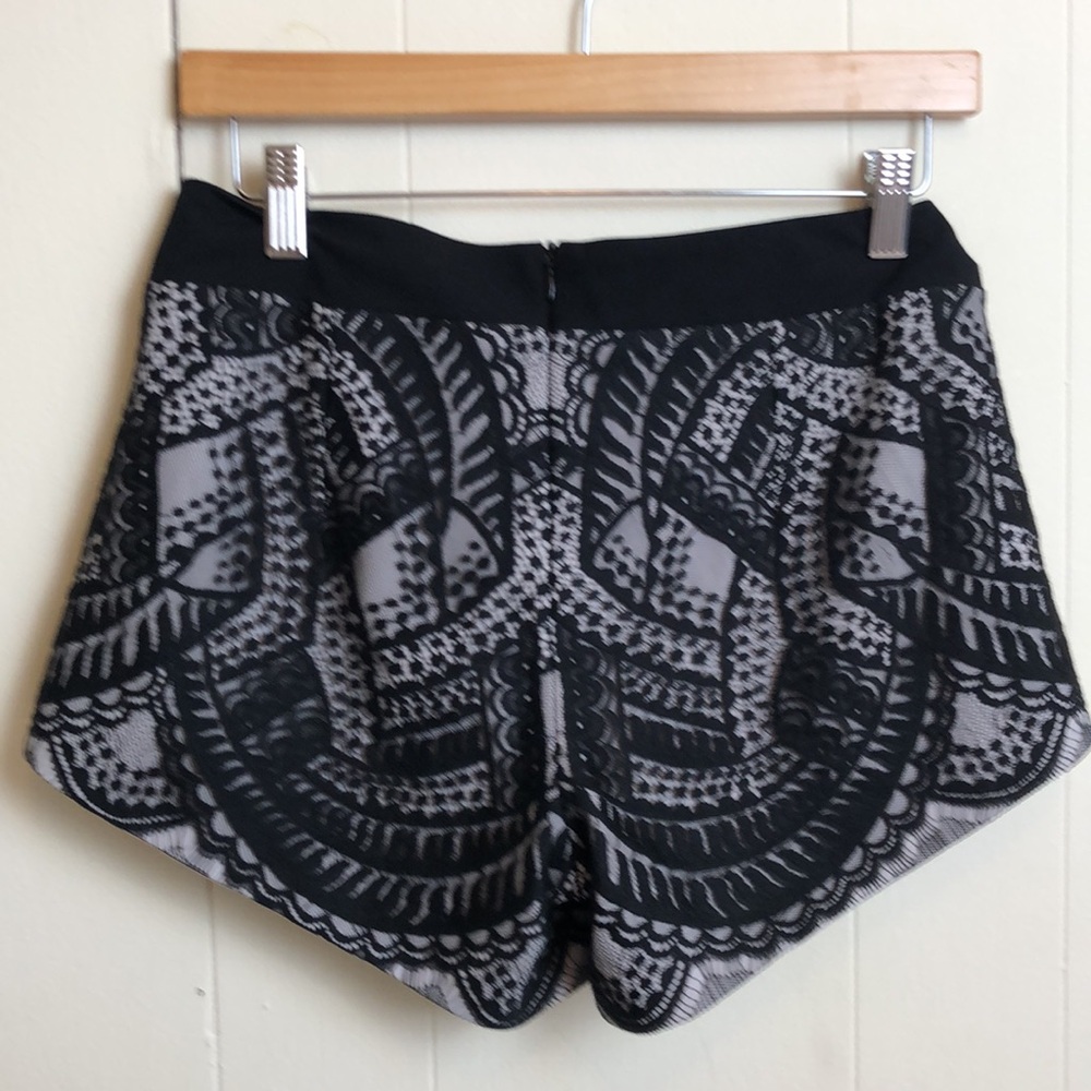 Mason Black and Gray High Waist  Lace Overlay Dress Shorts Scalloped Hem Lined - Picture 3 of 9